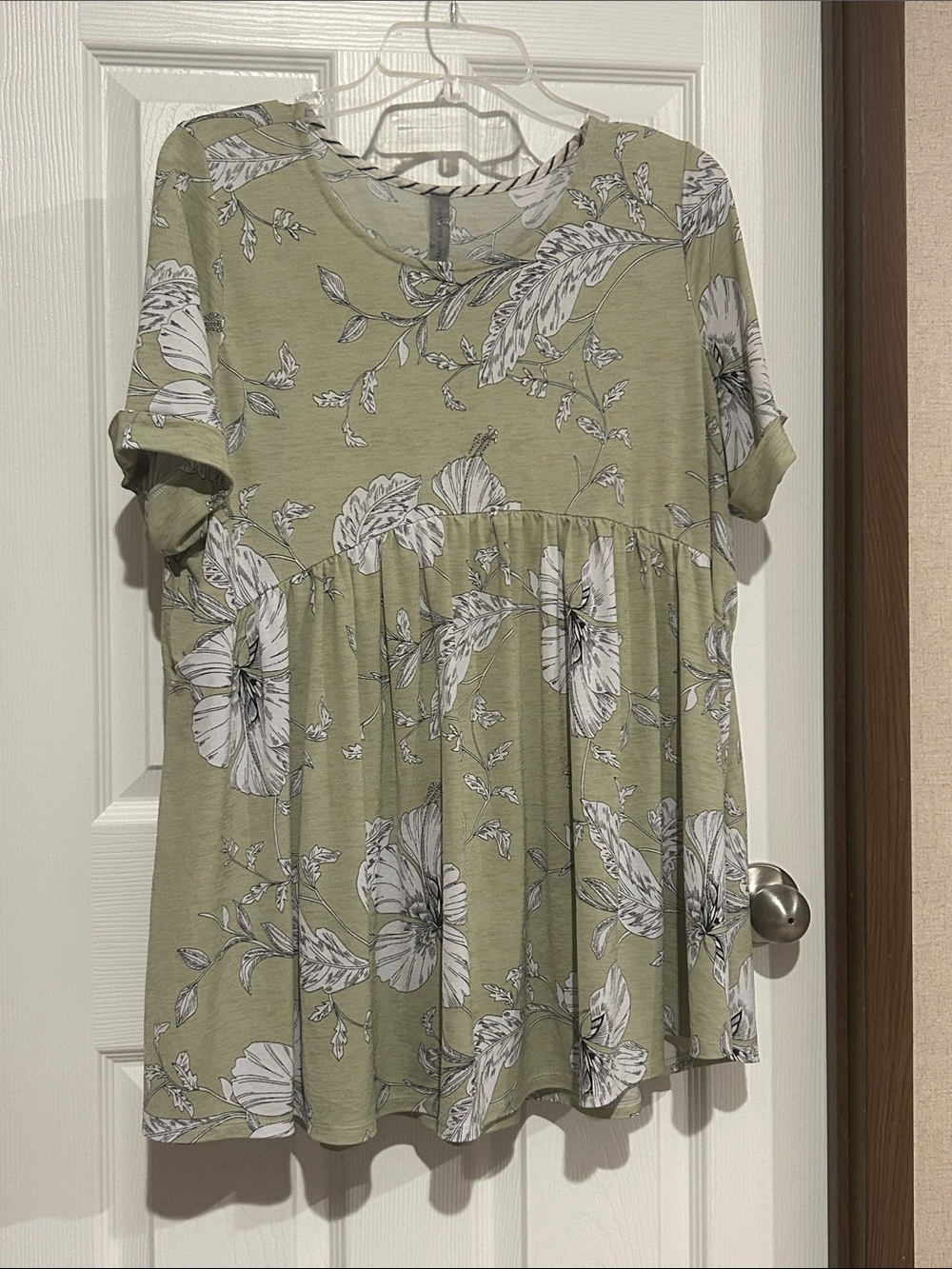 Women's Olive Green Floral Short-Sleeve Babydoll Top honeyme